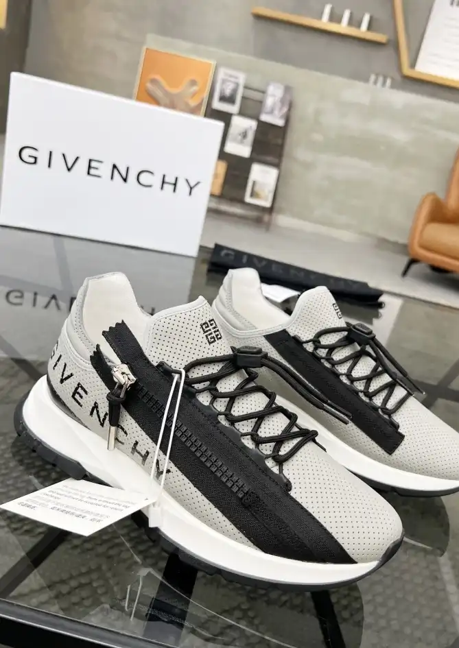 hype Givenchy Sneakers