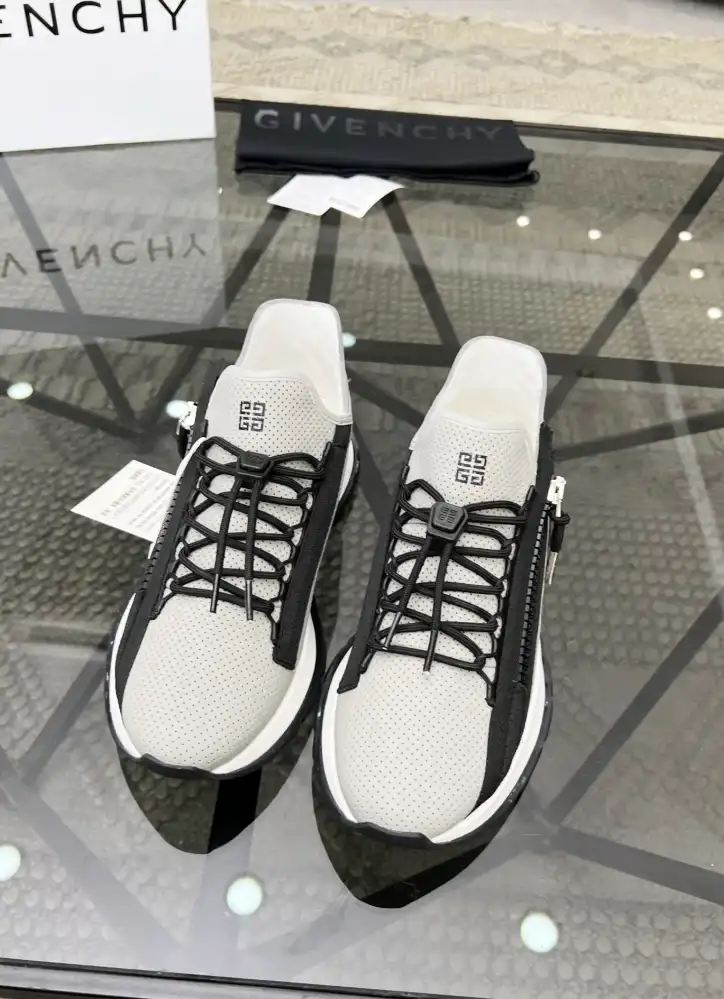 hype Givenchy Sneakers