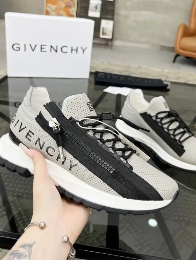 hype Givenchy Sneakers