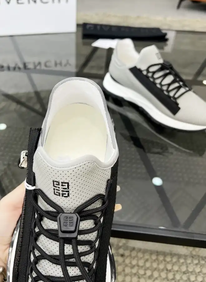 hype Givenchy Sneakers