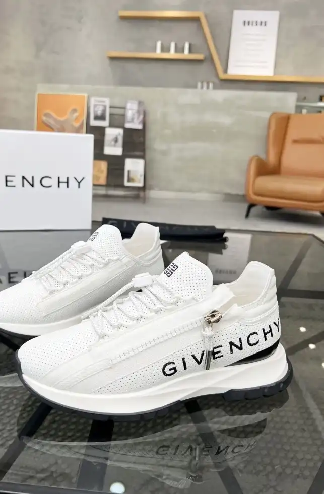 hype Givenchy Sneakers