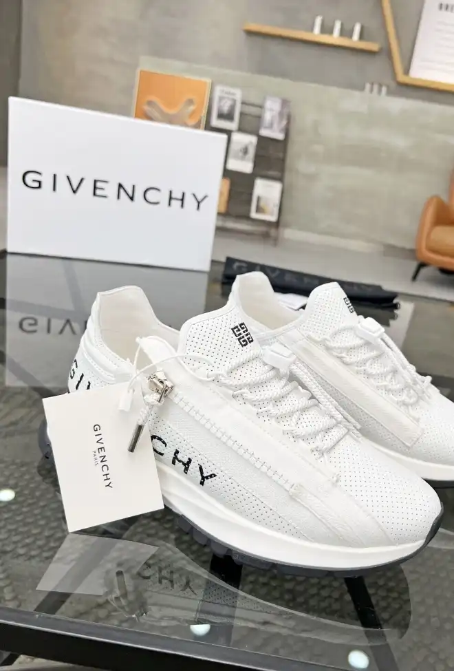 hype Givenchy Sneakers