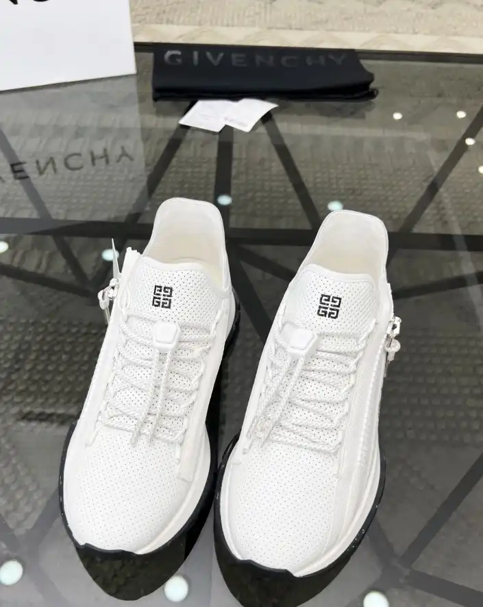 hype Givenchy Sneakers