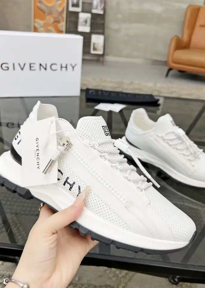 hype Givenchy Sneakers