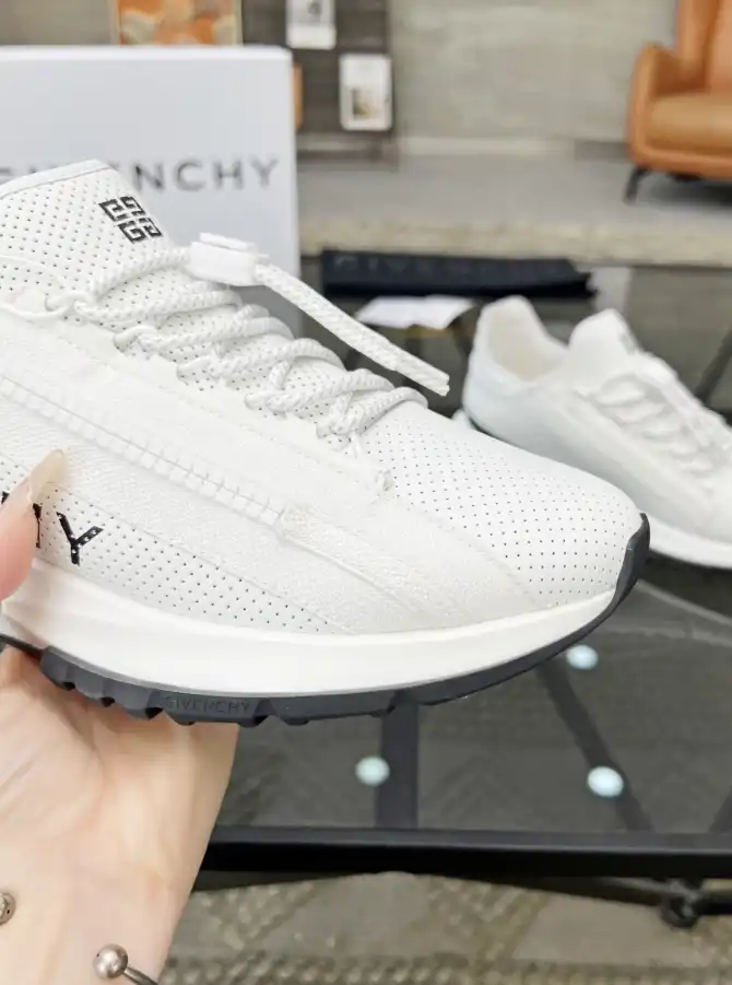 hype Givenchy Sneakers