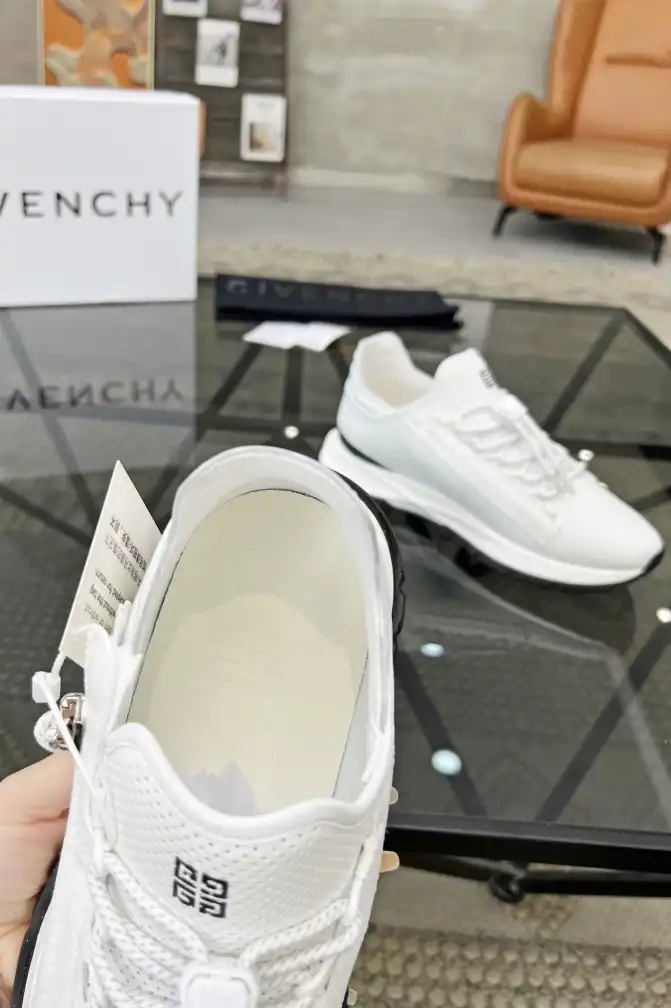 hype Givenchy Sneakers