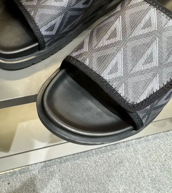 hype Christian Dior Slippers