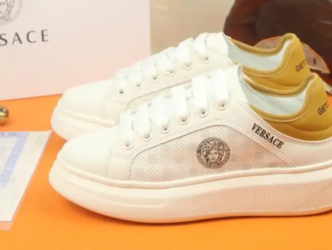 hype Givenchy Sneakers