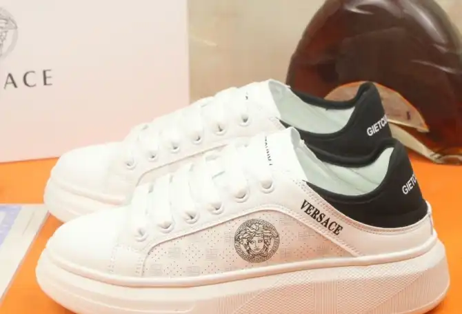 hype Givenchy Sneakers