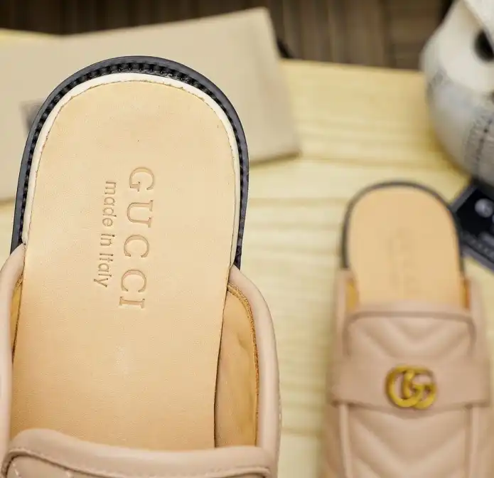 hype Gucci Slippers