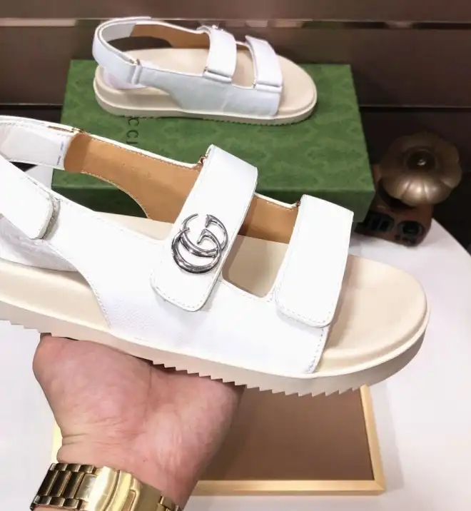 hype Gucci Sandals