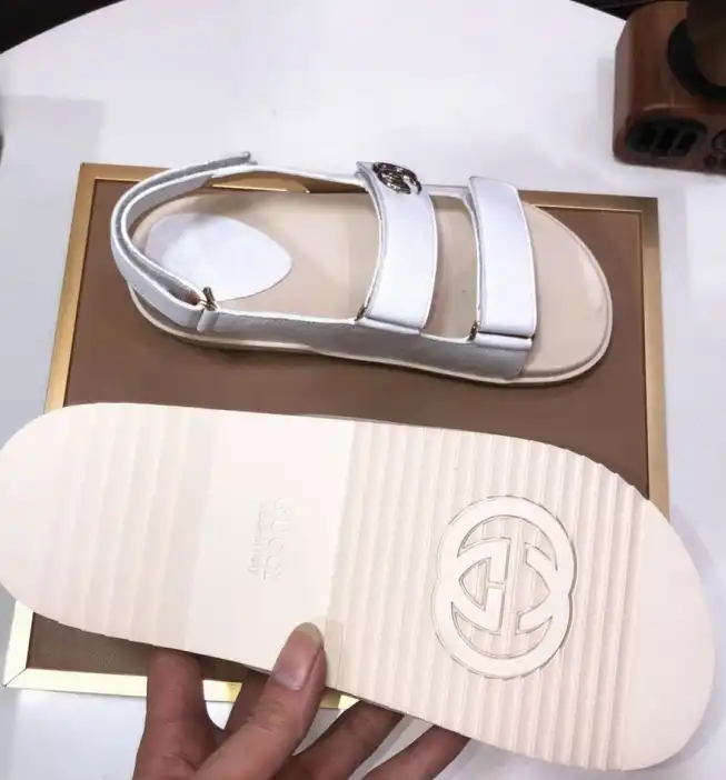 hype Gucci Sandals