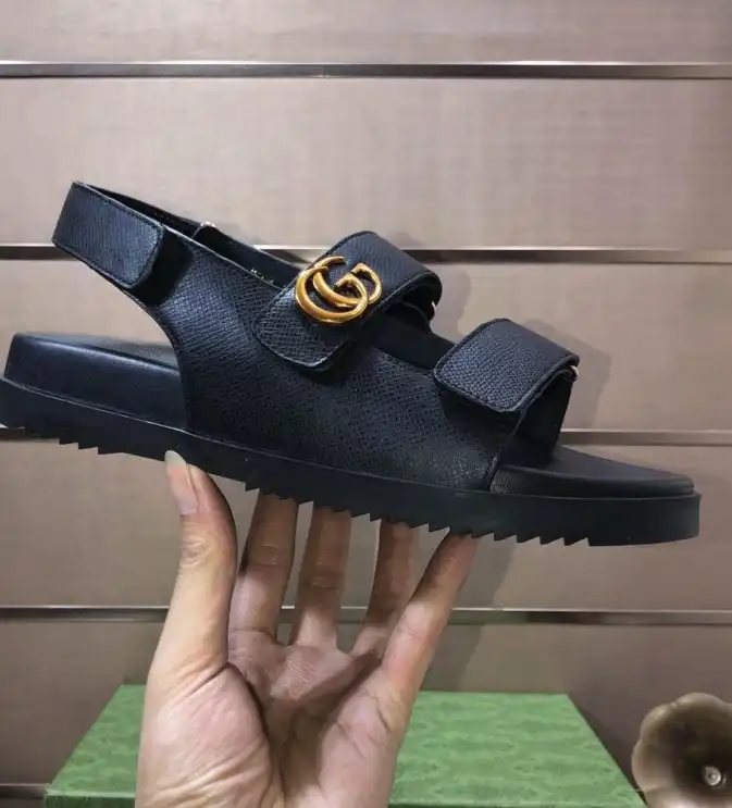 hype Gucci Sandals