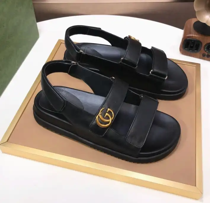 hype Gucci Sandals