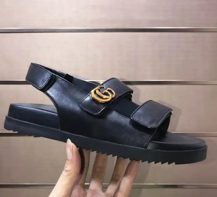 hype Gucci Sandals