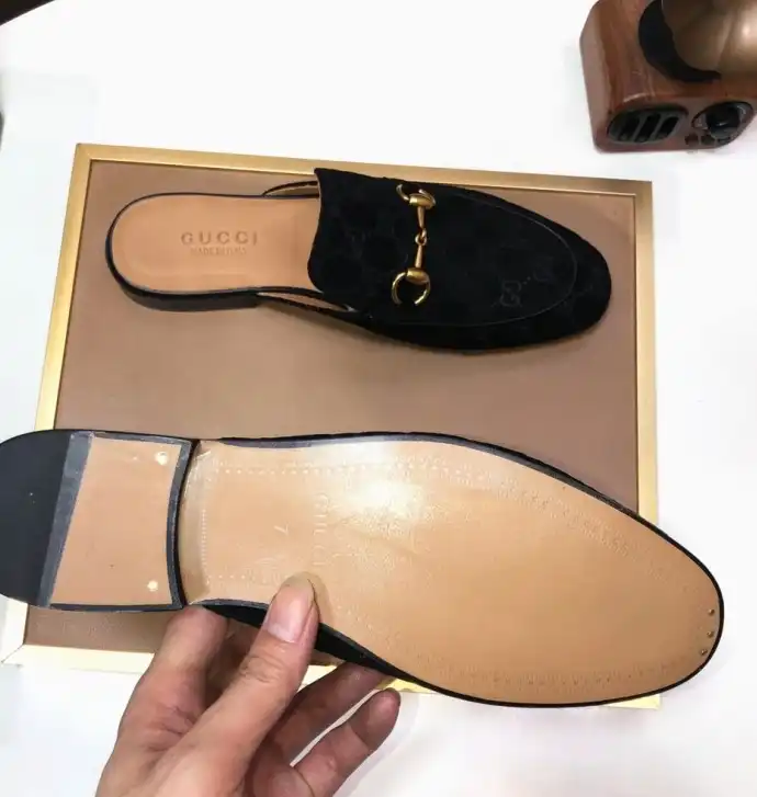 hype Gucci Slippers