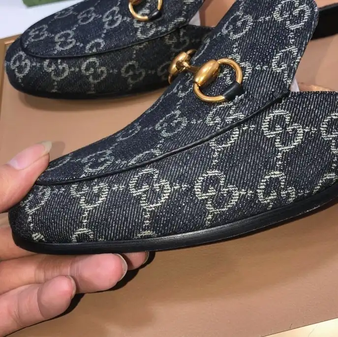 hype Gucci Slippers