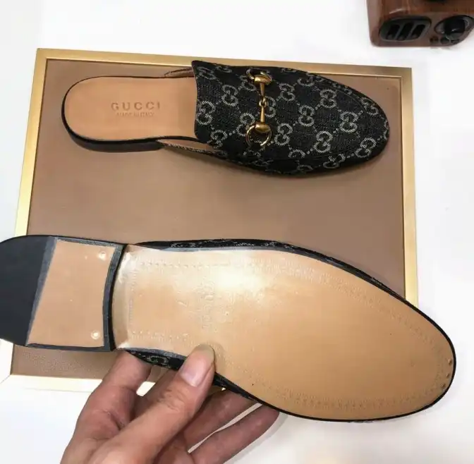 hype Gucci Slippers