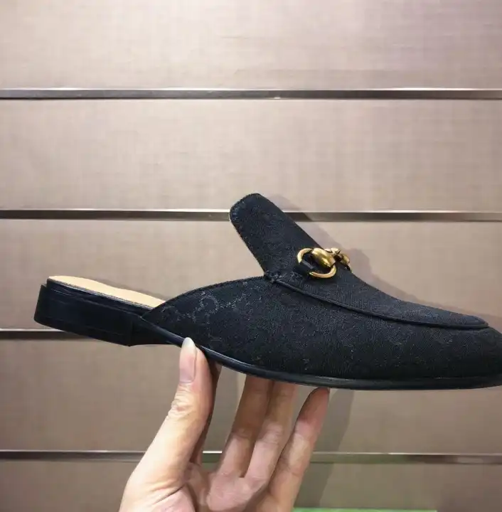 hype Gucci Slippers