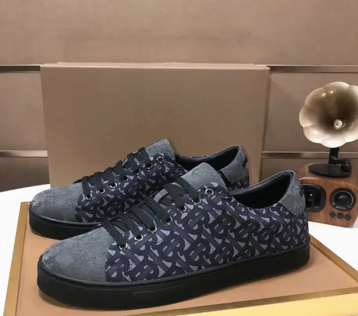 hype Burberry Sneakers