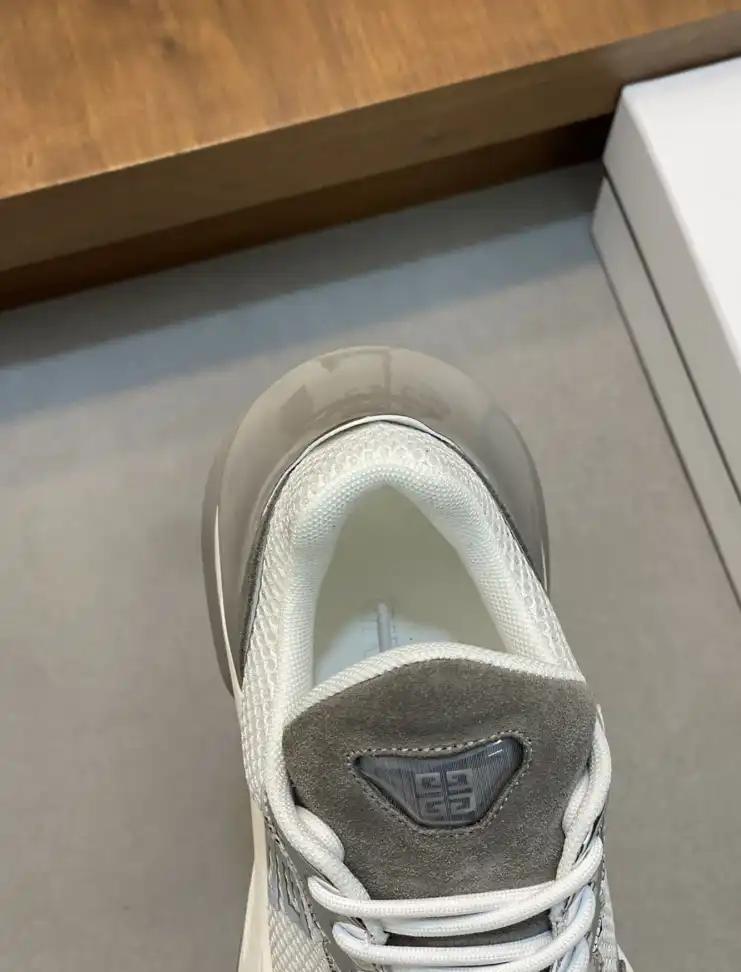 hype Givenchy Sneakers