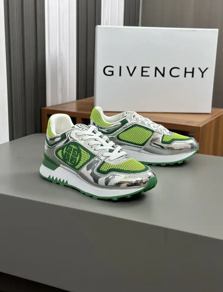 hype Givenchy Sneakers