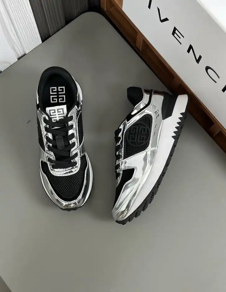 hype Givenchy Sneakers