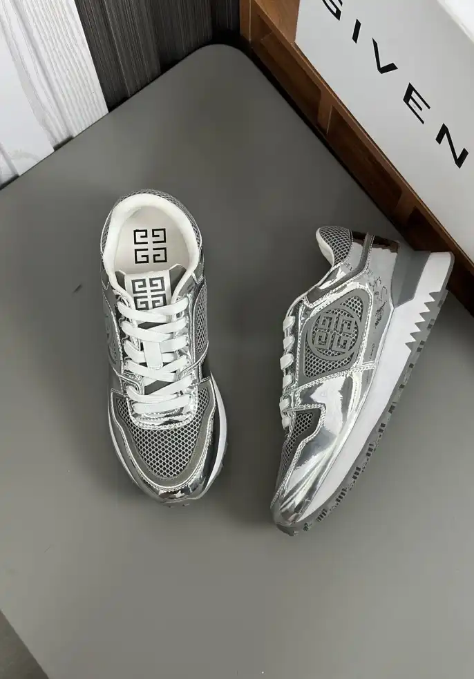 hype Givenchy Sneakers