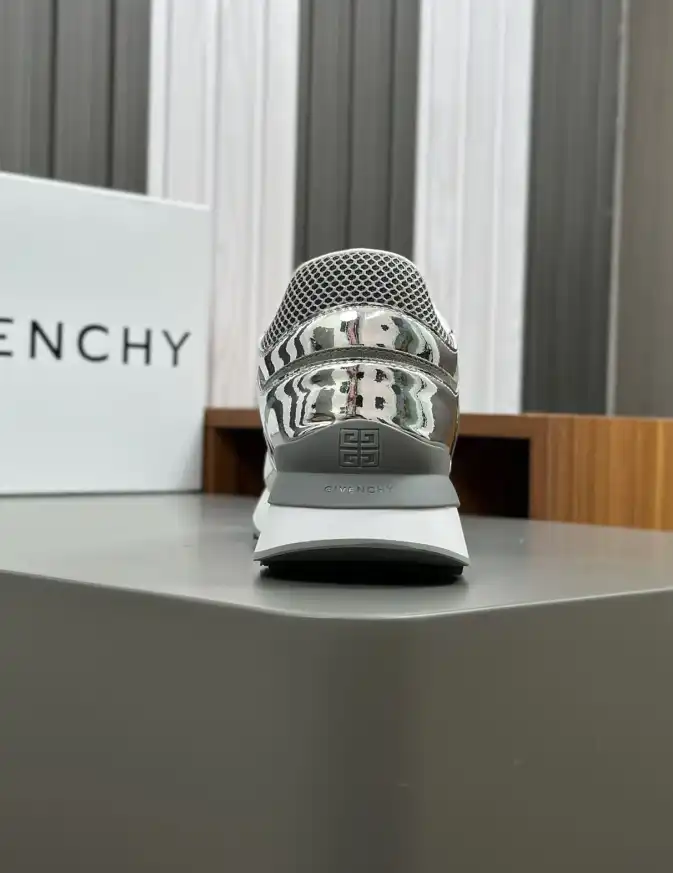 hype Givenchy Sneakers