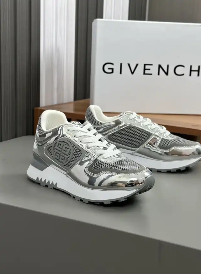 hype Givenchy Sneakers