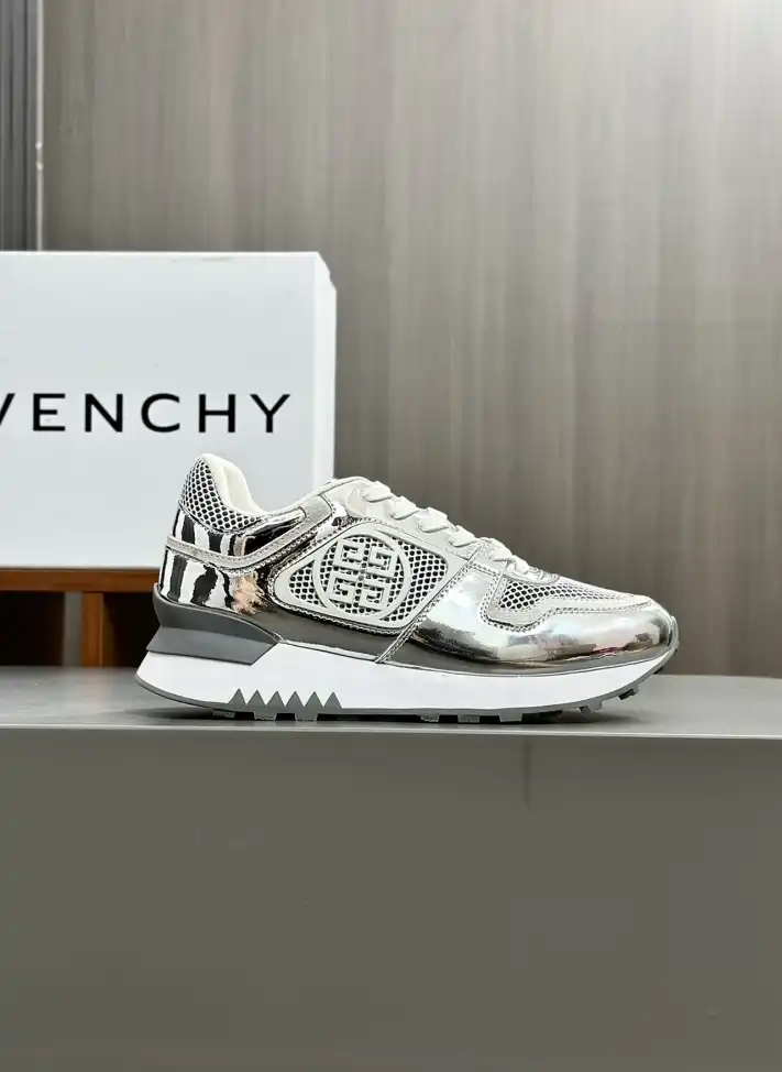 hype Givenchy Sneakers