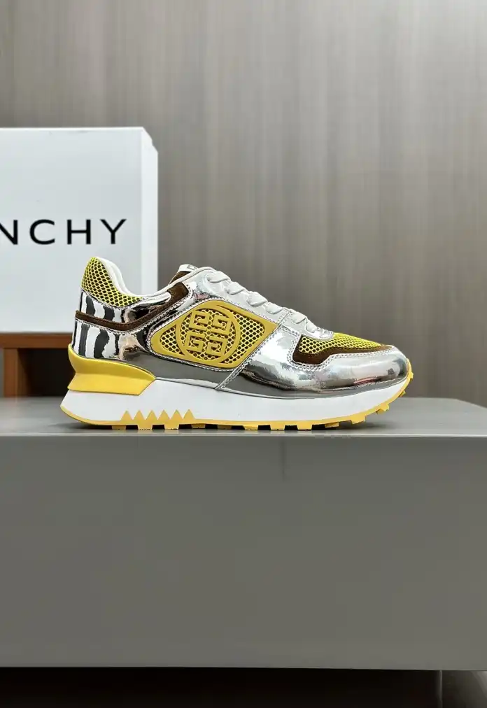 hype Givenchy Sneakers