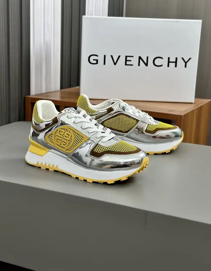 hype Givenchy Sneakers