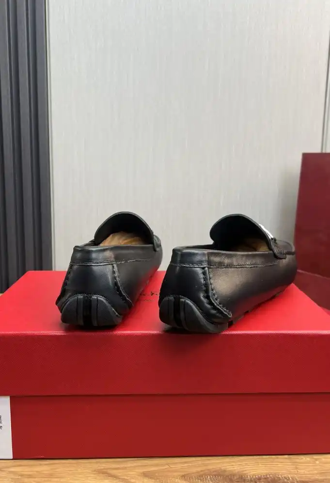 hype Ferragamo Leather Shoes