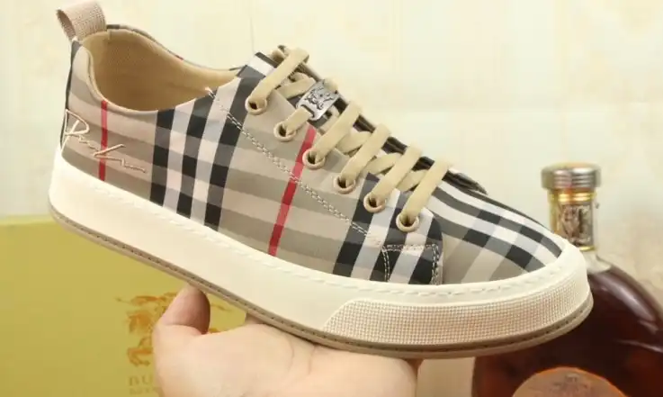 hype Burberry Sneakers