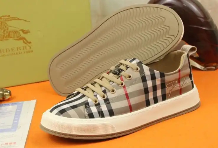 hype Burberry Sneakers