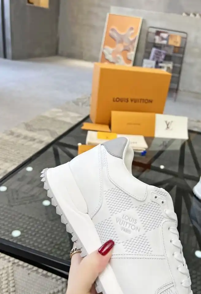 hype Louis Vuitton Sneakers