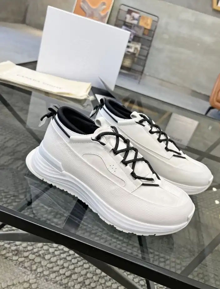 hype Givenchy Sneakers