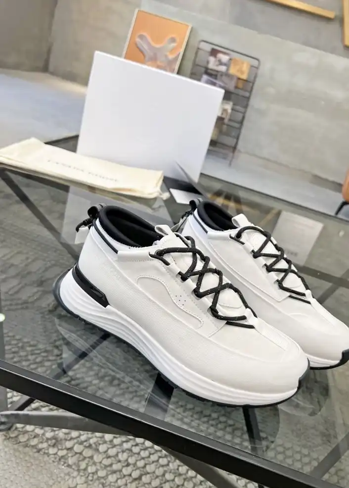 hype Givenchy Sneakers