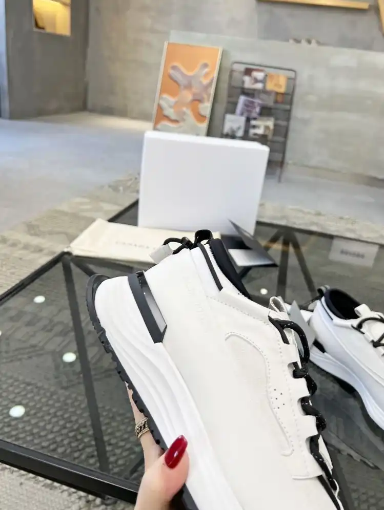 hype Givenchy Sneakers