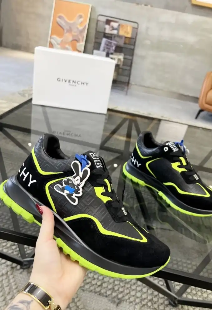 hype Givenchy Sneakers