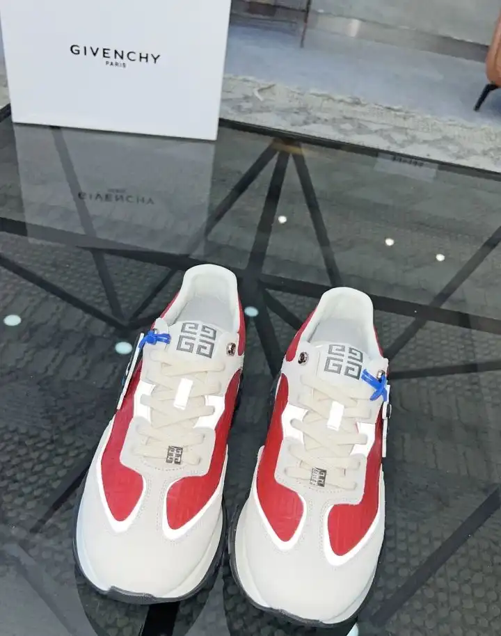 hype Givenchy Sneakers