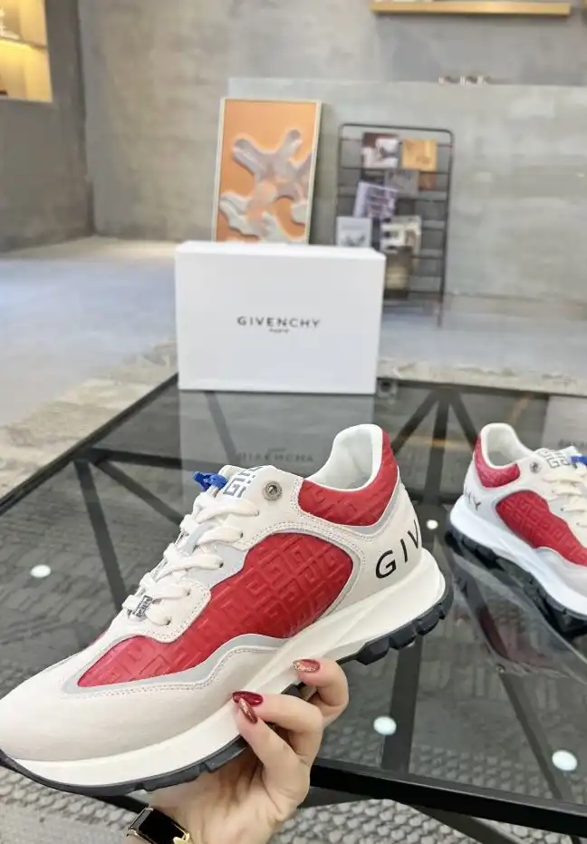 hype Givenchy Sneakers