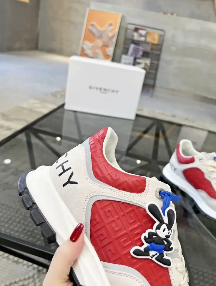 hype Givenchy Sneakers