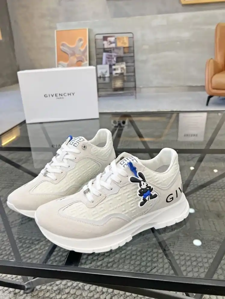 hype Givenchy Sneakers