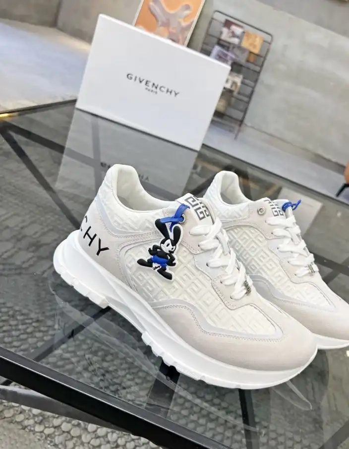 hype Givenchy Sneakers