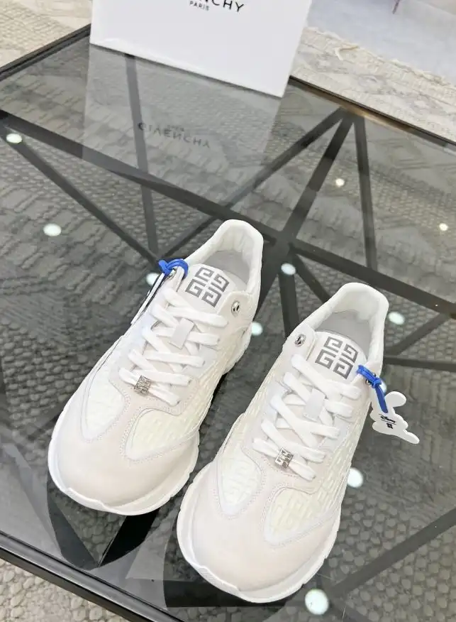 hype Givenchy Sneakers