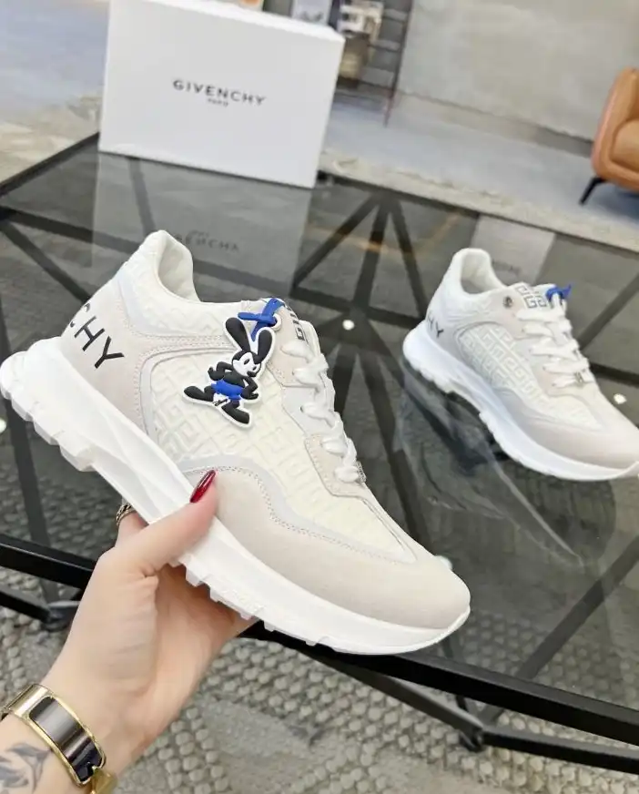 hype Givenchy Sneakers