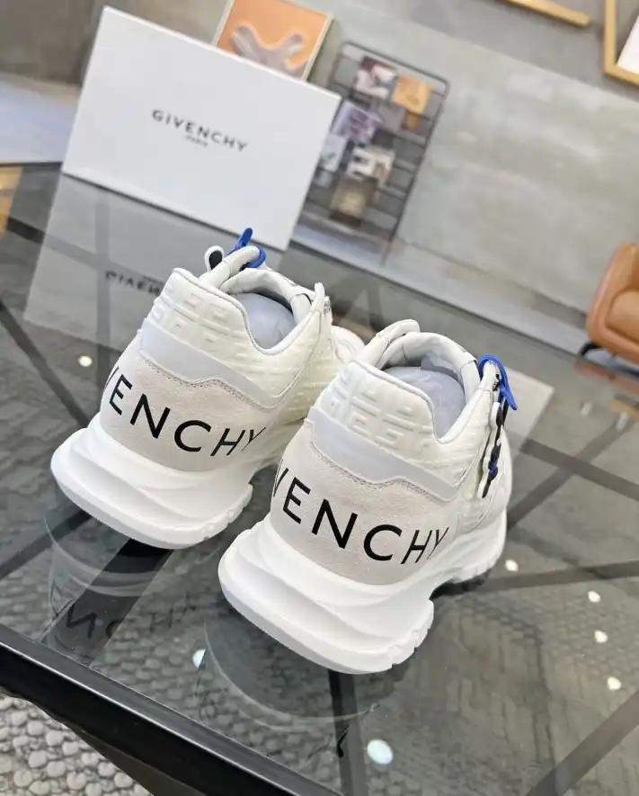 hype Givenchy Sneakers