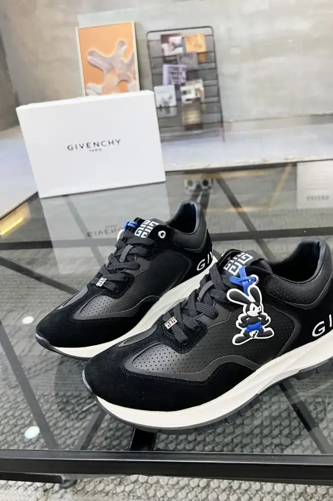 hype Givenchy Sneakers